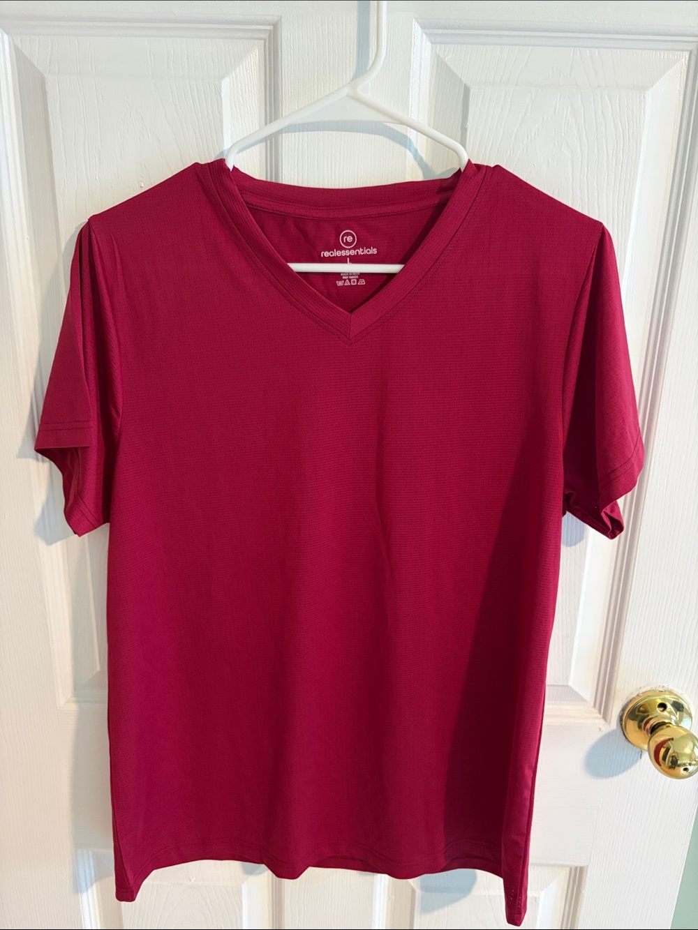NWOT Real Essentials Men's V-Neck Short Sleeve Tee in Burgundy